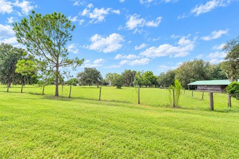 House in Winter Haven, Florida 3 bedrooms, 144.46 sq.m. № 2393729 - photo 4