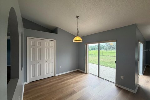 House in Winter Haven, Florida 3 bedrooms, 144.46 sq.m. № 2393729 - photo 9