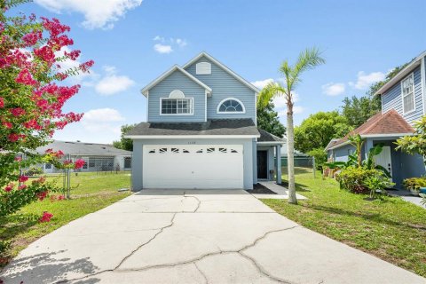 House in Orlando, Florida 3 bedrooms, 129.88 sq.m. № 1816770 - photo 1