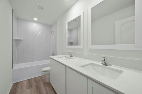 House in Astatula, Florida 5 bedrooms, 228.63 sq.m. № 1851001 - photo 20