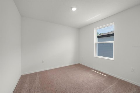 House in Astatula, Florida 5 bedrooms, 228.63 sq.m. № 1851001 - photo 19