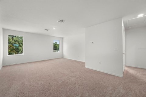 House in Astatula, Florida 5 bedrooms, 228.63 sq.m. № 1851001 - photo 10