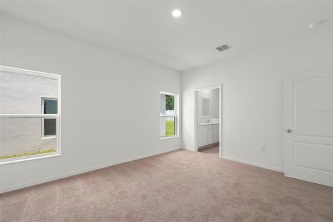 House in Astatula, Florida 5 bedrooms, 228.63 sq.m. № 1851001 - photo 12