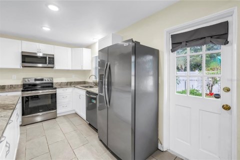 Casa en venta en Saint Petersburg, Florida, 3 dormitorios, 99.87 m2 № 1782856 - foto 8