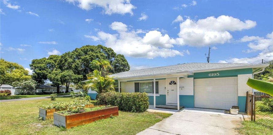 Casa en Saint Petersburg, Florida 3 dormitorios, 99.87 m2 № 1782856
