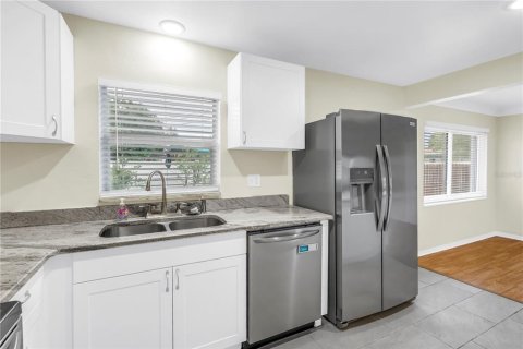 Casa en venta en Saint Petersburg, Florida, 3 dormitorios, 99.87 m2 № 1782856 - foto 7