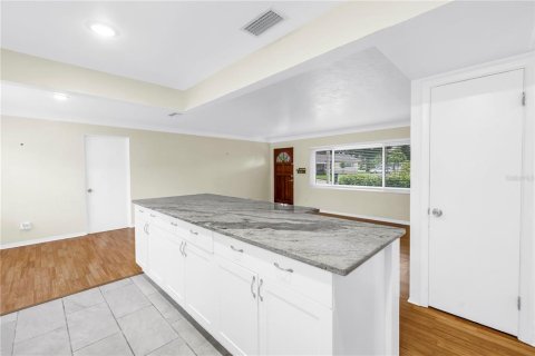 Casa en venta en Saint Petersburg, Florida, 3 dormitorios, 99.87 m2 № 1782856 - foto 10