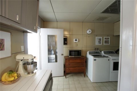 Casa en venta en Tampa, Florida, 2 dormitorios, 117.24 m2 № 1866519 - foto 28