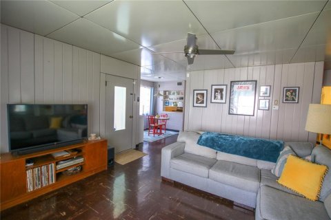 Casa en venta en Tampa, Florida, 2 dormitorios, 117.24 m2 № 1866519 - foto 17