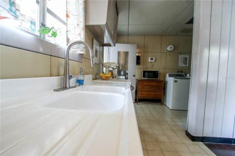Casa en venta en Tampa, Florida, 2 dormitorios, 117.24 m2 № 1866519 - foto 30