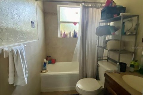Propiedad comercial en venta en Gainesville, Florida, 7 dormitorios, 262.54 m2 № 1913249 - foto 10