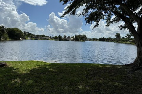 Copropriété à louer à Pembroke Pines, Floride: 3 chambres, 101.54 m2 № 2401411 - photo 21