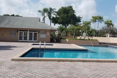Copropriété à louer à Pembroke Pines, Floride: 3 chambres, 101.54 m2 № 2401411 - photo 17