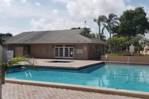 Copropriété à louer à Pembroke Pines, Floride: 3 chambres, 101.54 m2 № 2401411 - photo 18