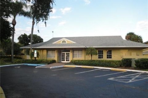 Copropriété à louer à Pembroke Pines, Floride: 3 chambres, 101.54 m2 № 2401411 - photo 19