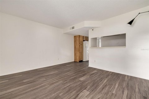 Condo in Tampa, Florida, 1 bedroom  № 1866143 - photo 6