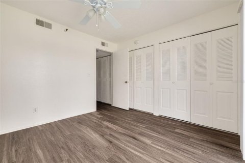 Condo in Tampa, Florida, 1 bedroom  № 1866143 - photo 12