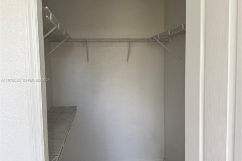 Снять в аренду кондоминиум в Хайалиа, Флорида 2 спальни, 89.84м2, № 2079515 - фото 12