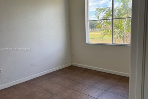 Снять в аренду кондоминиум в Хайалиа, Флорида 2 спальни, 89.84м2, № 2079515 - фото 10