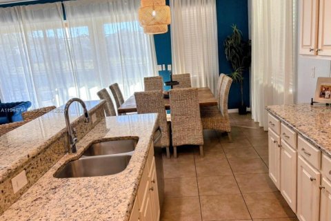 Casa en alquiler en Kissimmee, Florida, 8 dormitorios № 2152836 - foto 8