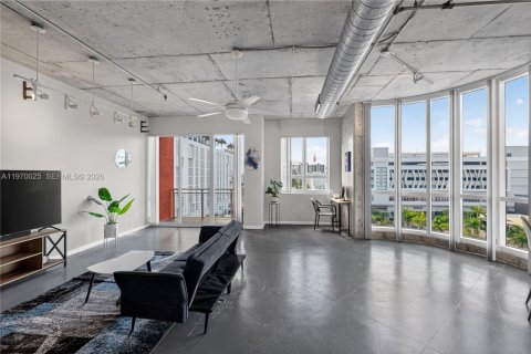 Кондоминиум с 2 спальнями в Майами, Флорида № 2036202