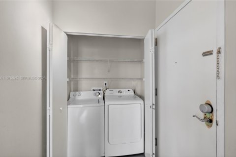 Купить кондоминиум в Майами, Флорида 2 спальни, 125.51м2, № 2036202 - фото 20