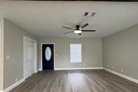 House in Port St. Lucie, Florida 2 bedrooms, 109.25 sq.m. № 2399630 - photo 5