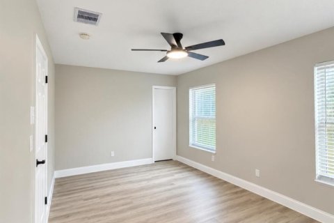 House in Port St. Lucie, Florida 2 bedrooms, 109.25 sq.m. № 2399630 - photo 7
