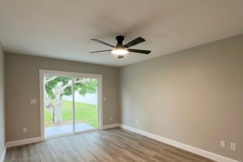House in Port St. Lucie, Florida 2 bedrooms, 109.25 sq.m. № 2399630 - photo 9