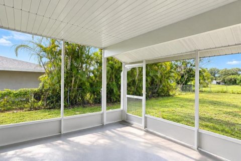 House in Port St. Lucie, Florida 2 bedrooms, 109.25 sq.m. № 2399630 - photo 12