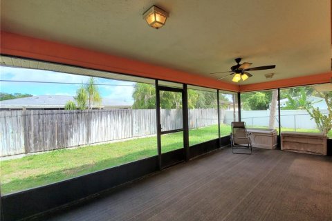 House in Venice, Florida 3 bedrooms, 148.74 sq.m. № 2151125 - photo 30