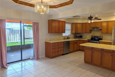 House in Venice, Florida 3 bedrooms, 148.74 sq.m. № 2151125 - photo 7