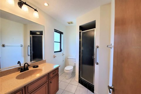 House in Venice, Florida 3 bedrooms, 148.74 sq.m. № 2151125 - photo 17