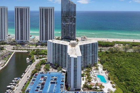 Condominio en venta en Sunny Isles Beach, Florida, 1 dormitorio, 92.07 m2 № 1977205 - foto 2