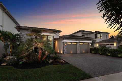 House in Boca Raton, Florida 3 bedrooms, 297.84 sq.m. № 2399979 - photo 2