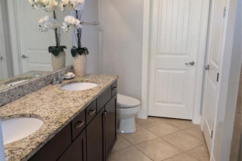 Villa ou maison à louer à North Port, Floride: 4 chambres, 265.33 m2 № 2166439 - photo 11