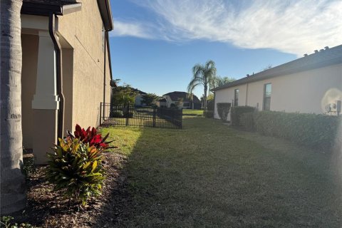Villa ou maison à louer à North Port, Floride: 4 chambres, 265.33 m2 № 2166439 - photo 12