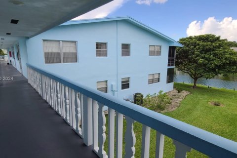 Condo in West Palm Beach, Florida, 1 bedroom  № 1241586 - photo 14