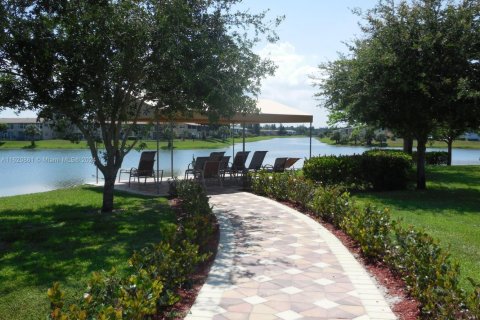Condo in West Palm Beach, Florida, 1 bedroom  № 1241586 - photo 28