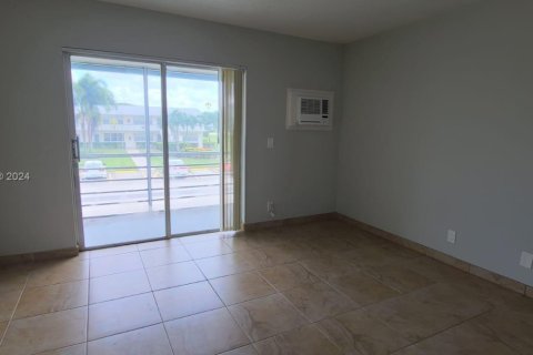 Condo in West Palm Beach, Florida, 1 bedroom  № 1241586 - photo 10