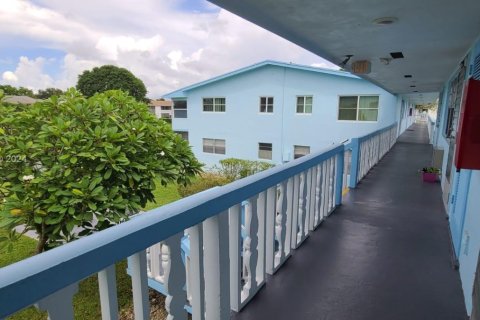 Condo in West Palm Beach, Florida, 1 bedroom  № 1241586 - photo 16