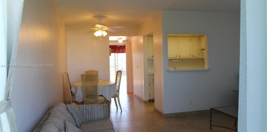 Condo in West Palm Beach, Florida, 1 bedroom № 1241586