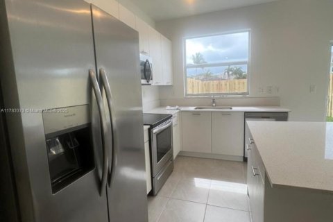 Condominio en venta en Miami, Florida, 3 dormitorios, 123.37 m2 № 1701393 - foto 5