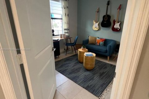 Condominio en venta en Miami, Florida, 3 dormitorios, 123.37 m2 № 1701393 - foto 9