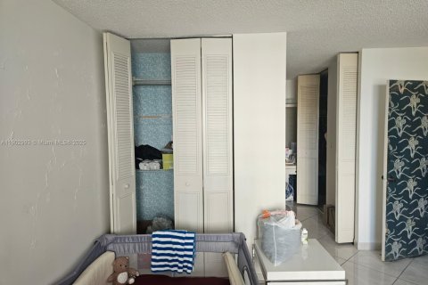 Condo in Sunny Isles Beach, Florida, 2 bedrooms  № 1955289 - photo 10