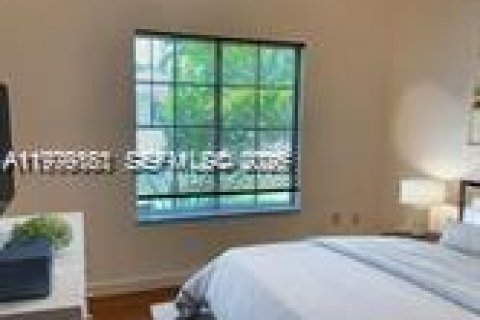 Снять в аренду виллу или дом в Майами, Флорида 3 спальни, 166.39м2, № 2046434 - фото 11