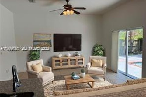 Снять в аренду виллу или дом в Майами, Флорида 3 спальни, 166.39м2, № 2046434 - фото 10