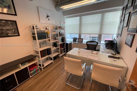 Купить коммерческую недвижимость в Майами, Флорида № 2035318 - фото 5