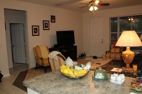 Condo in Palm Springs, Florida, 3 bedrooms  № 1160015 - photo 1