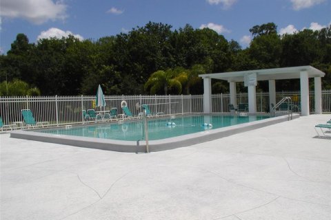 House in New Port Richey, Florida 2 bedrooms, 88.91 sq.m. № 2123448 - photo 2